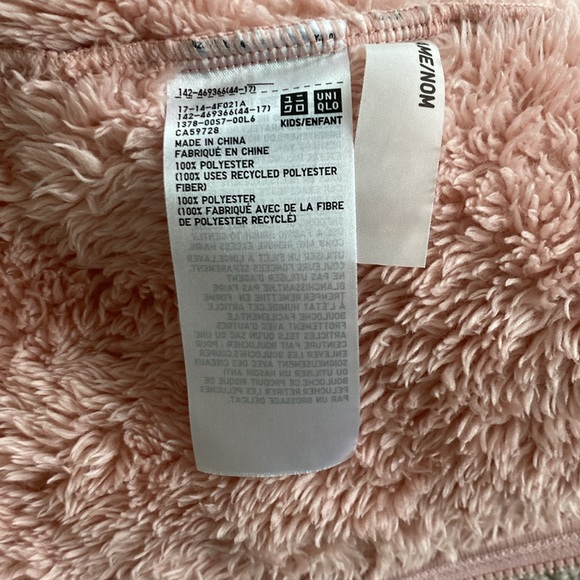 Uniqlo child’s pink fluffy zip up. Ages 9-10 in excellent condition - Picture 10 of 11
